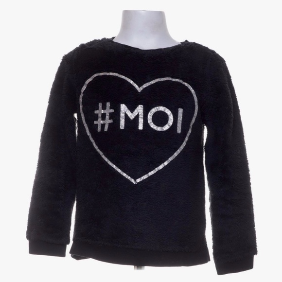 H&M faux fur black sweatshirt with print. - Picture 2 of 16